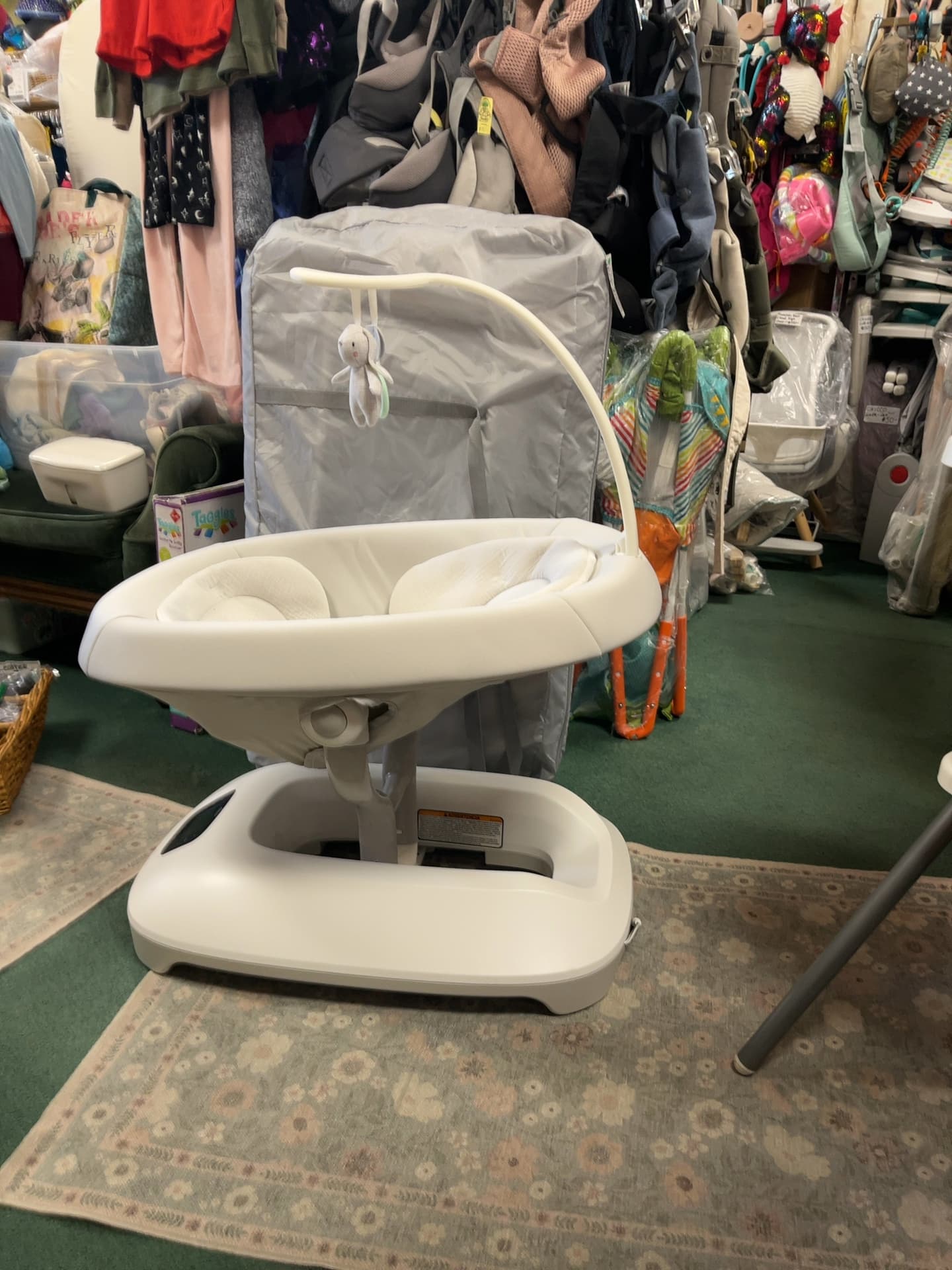 Smart Sense Graco DreamGlider Baby Swing/Rocker with Toy Bar — photo 3