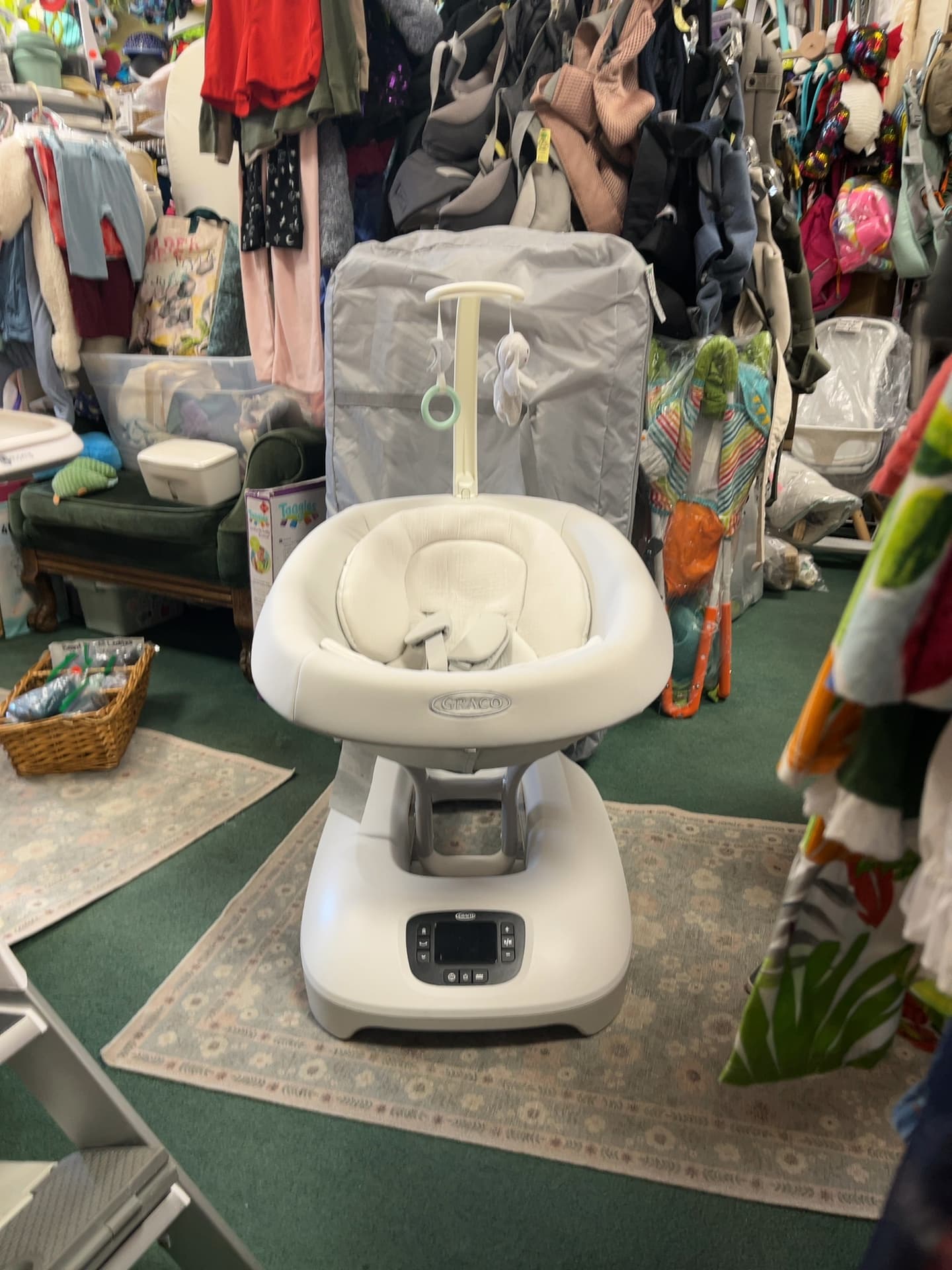 Smart Sense Graco DreamGlider Baby Swing/Rocker with Toy Bar