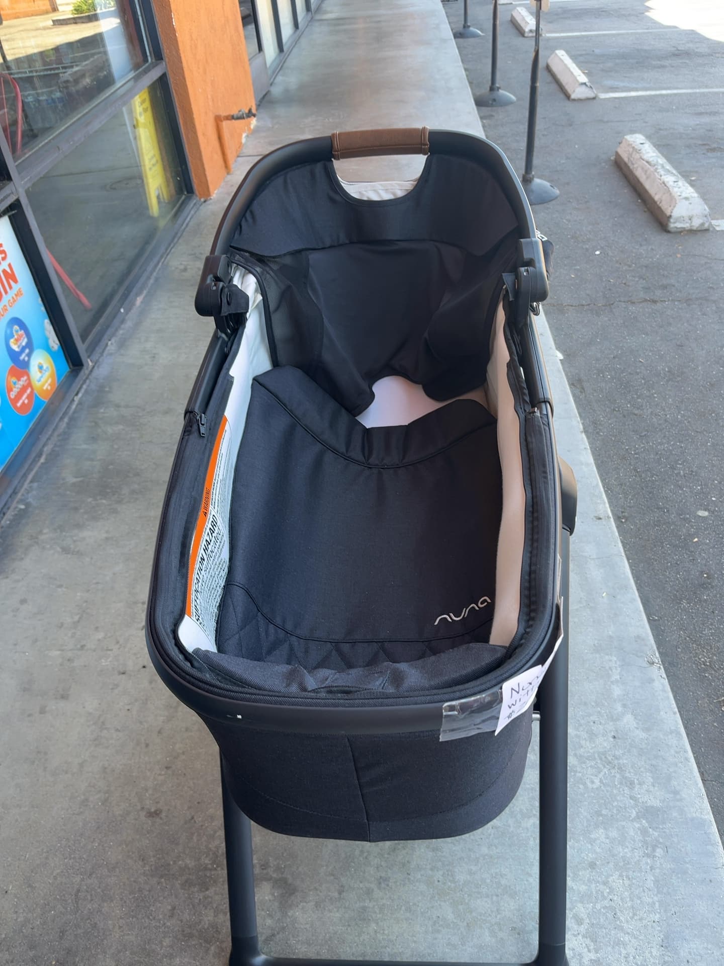 Nuna Sena Aire Bassinet with Stand — photo 2